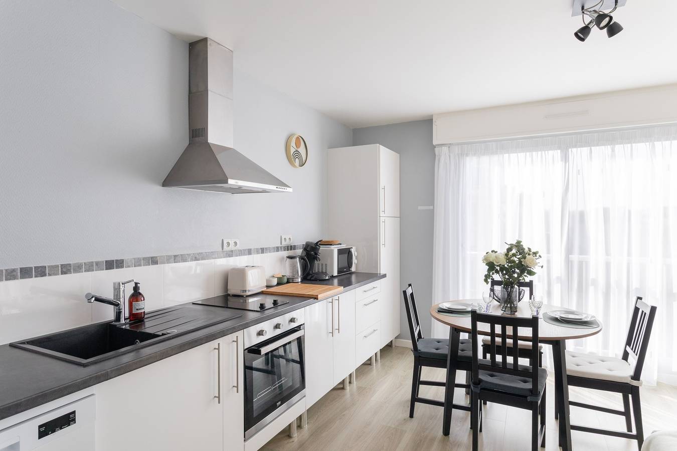 Apartamento entero, Cosy Mimosa - A 2min à pied de la plage in Dinard, Región de Saint-Malo