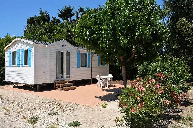 Apartamento entero, Tienda Moorea 5,5m² 1 habitacion - sin baño 2 personas in Graveson, Region de Arles