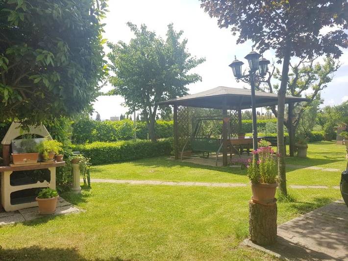 Maison d’hôte pour 3 personnes, avec piscine et vue ainsi que jardin et terrasse à Assise - 4