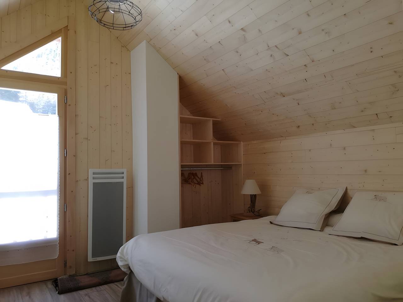 Bed and Breakfast 'Chambres D'hôtes La Givrine Clarée' with Mountain View, Private Terrace and Wi-Fi in Val-des-Prés, Briançon region