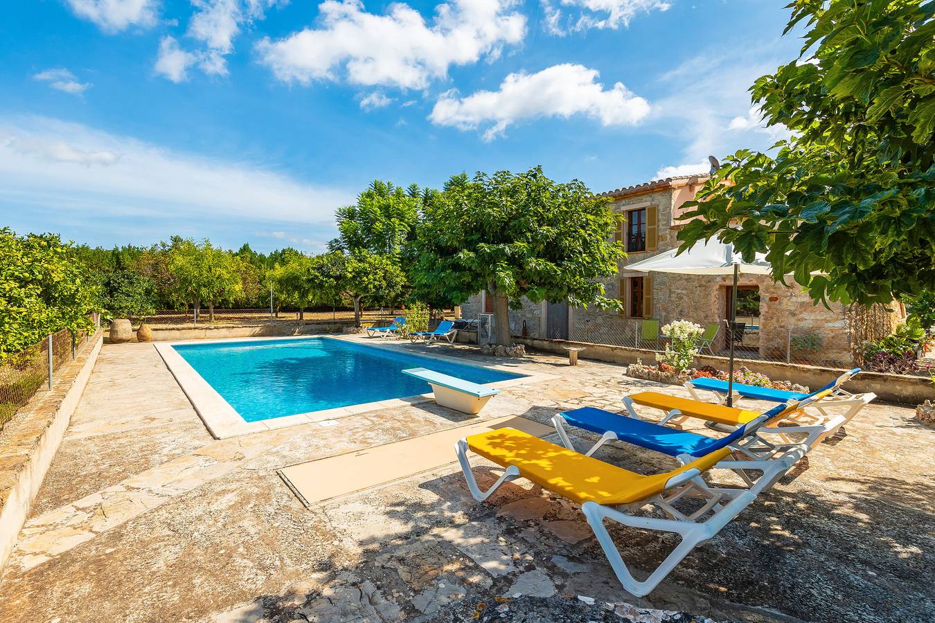 Casa rural 'Manenta' con vistas a la montaña, piscina privada y Wi-Fi in Manacor, Mallorca Este