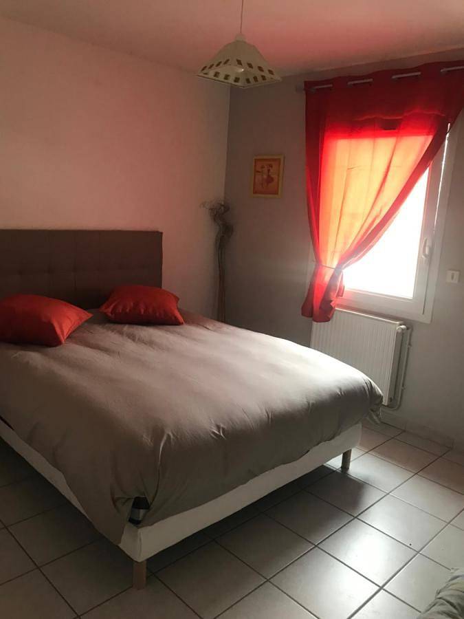 Location de vacances pour 4 personnes, avec vue ainsi que terrasse et jardin à Andrézieux-Bouthéon - 4