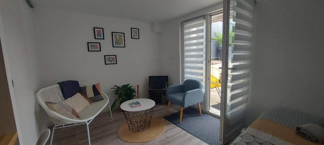 Gîte pour 2 personnes, avec terrasse à Écouflant