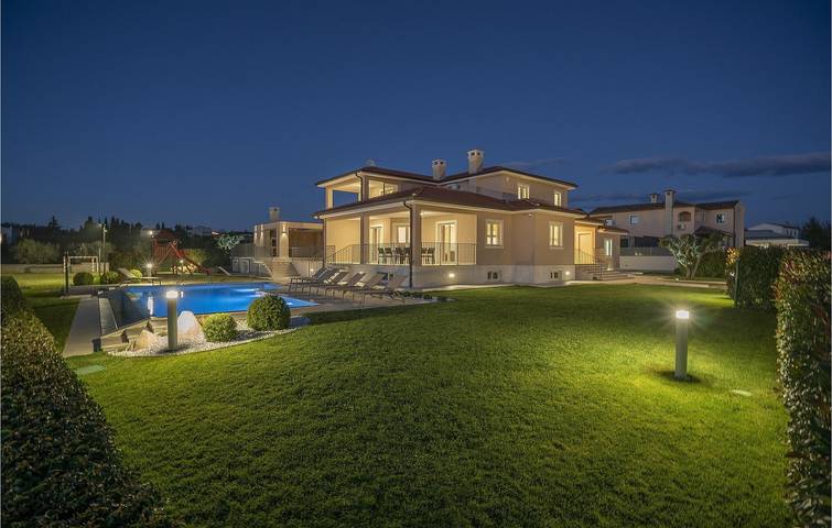 Ferienhaus für 10 Personen, mit Terrasse und Whirlpool in Kastelir - 3