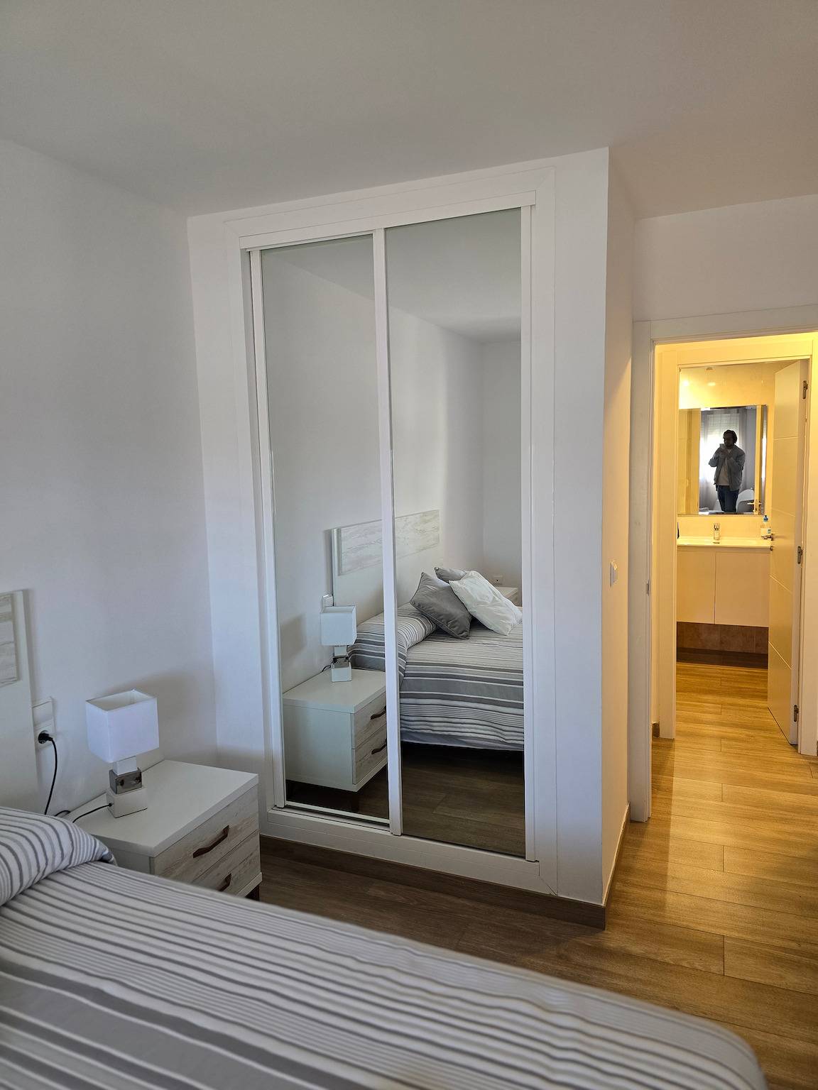 Entire holiday apartment, Sunny Seaside Apartment in Oliva in Oliva Old Town, Oliva