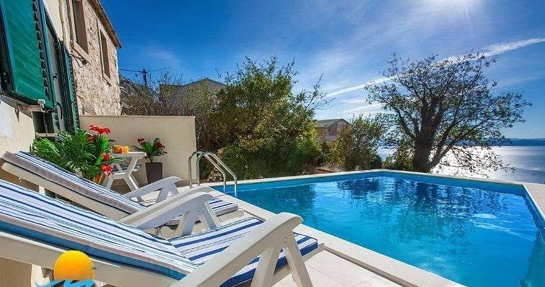 Villa voor 5 personen, met Balkon/Terras en Zwembad in Makarska