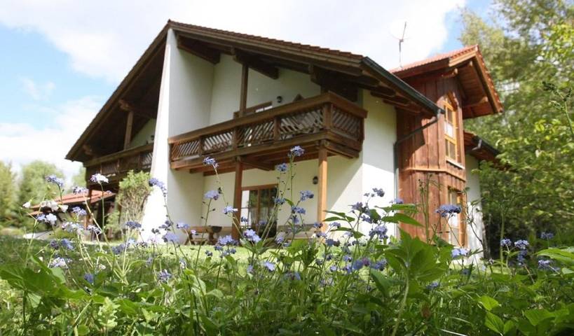 Ferienhaus für 8 Personen, mit Garten