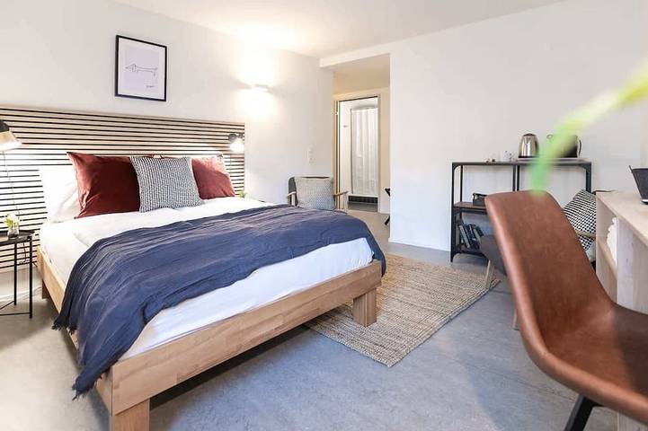 Ganze Wohnung, Central St. Gallen Studio (blue): Fast Wifi & kitchen for shared use in St. Gallen, Zürich Voralpen