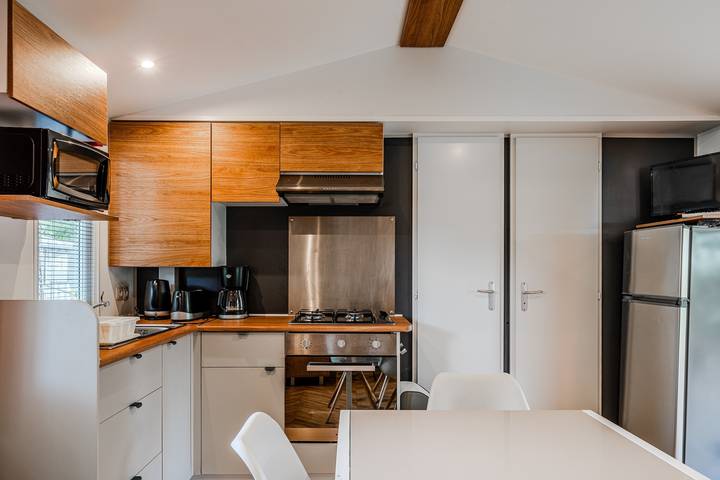 Mobile Home 'Badji': Shared Terrace, Private Garden & Air Conditioning in Gastes in Gastes, Côte d’Argent