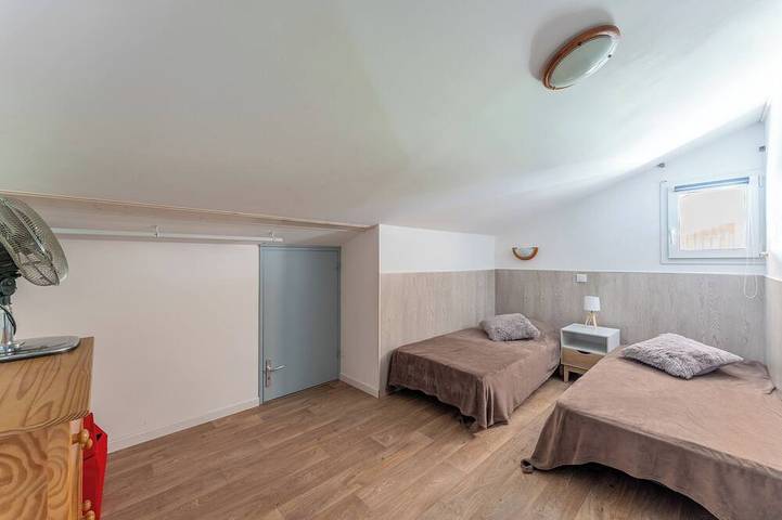 Gîte pour 6 personnes, avec terrasse et jardin à Biganos - 4