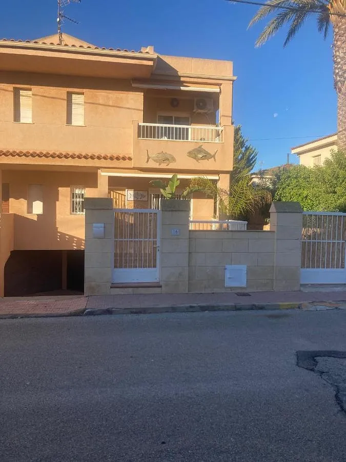 Casa de vacaciones para 10 personas, con piscina además de vistas y jardín - 1