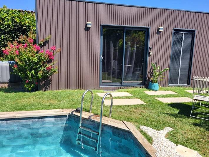 Appartement de vacances pour 2 personnes, avec Jacuzzi et Terrasse ainsi que Jardin et Piscine