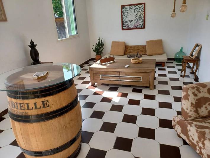 Appartement de vacances pour 2 personnes, avec piscine ainsi que vue et jardin