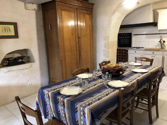 Location de vacances pour 6 personnes, avec jardin à Mirebeau