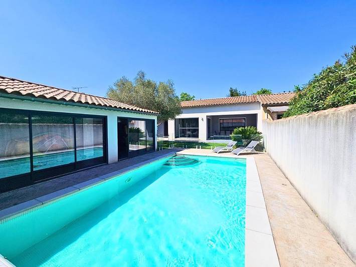 Villa pour 8 personnes, avec jardin et piscine à Avignon