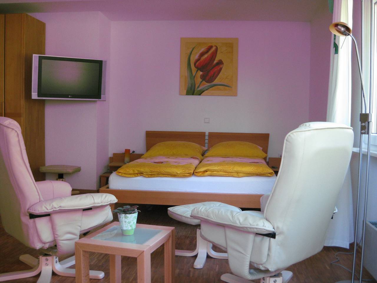 Ganze Wohnung, Ferienwohnung '32qm' mit Privatterrasse und Wi-Fi in Herdwangen-Schönach, Region Bodensee-Oberschwaben
