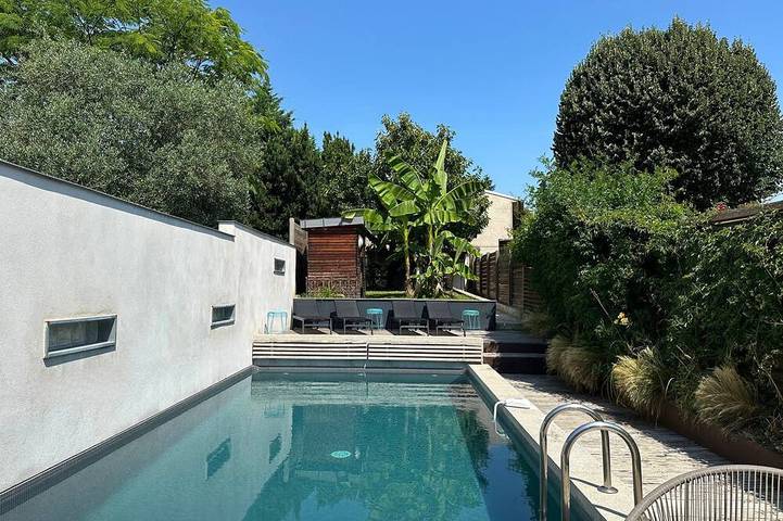 Location de vacances pour 10 personnes, avec Terrasse ainsi que Jardin et Piscine à Roquecourbe