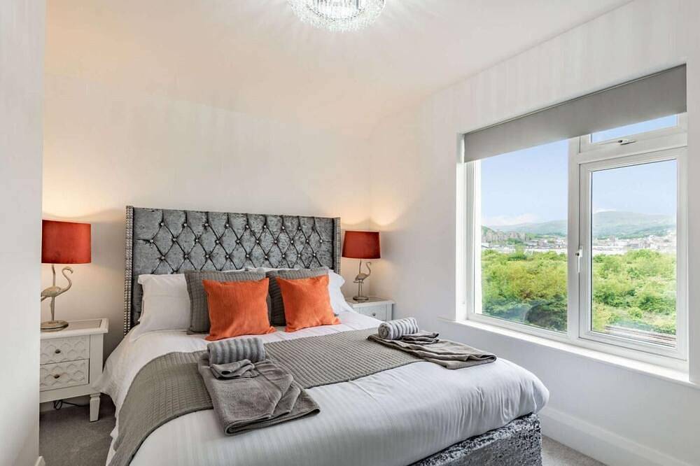 4 Bed in Conwy in Deganwy, Conwy region