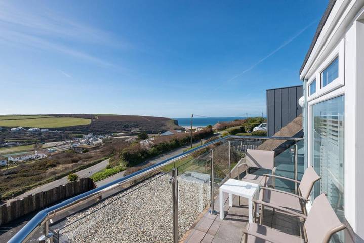 Holiday rental for 4 people, with Balcony and Terrace as well as View in Mawgan Porth