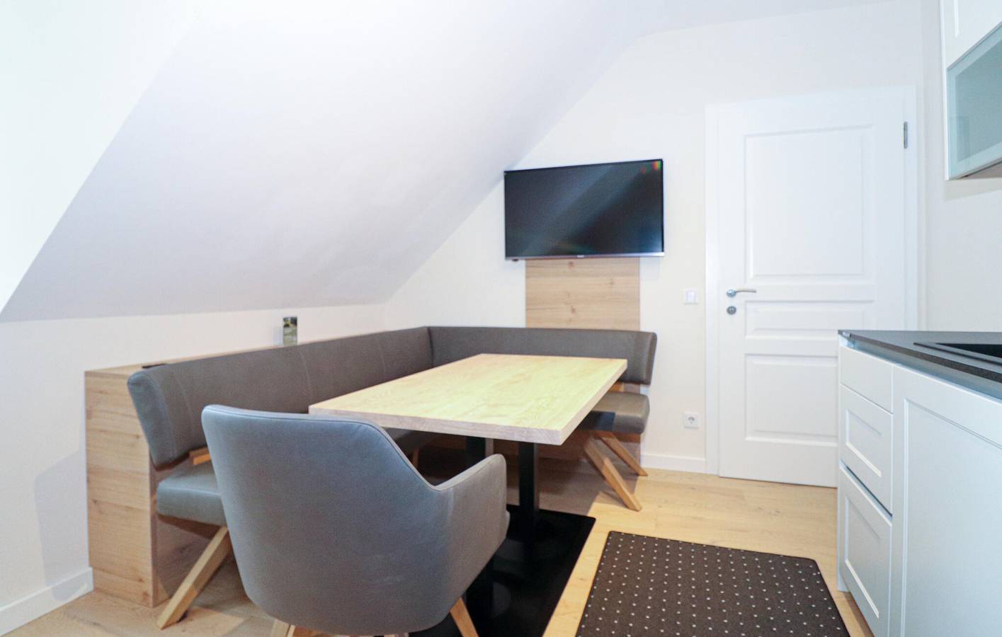 Ganze Ferienwohnung, Gemütliche Terrassenwohnung mit WiFi und Parkplatz in Steyr-Land