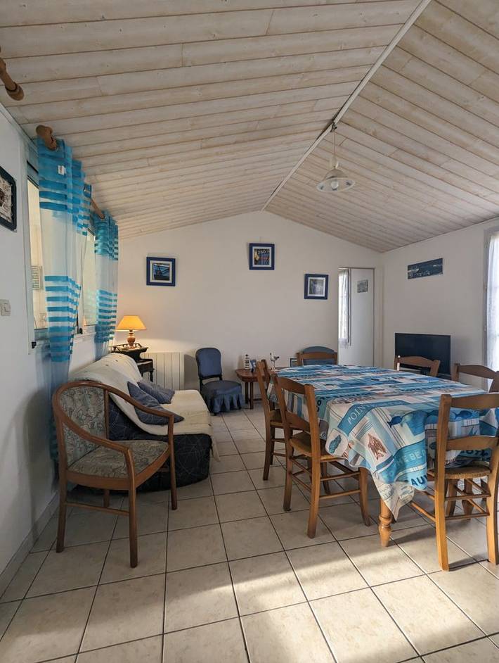 Gîte pour 5 personnes, avec terrasse, animaux acceptés