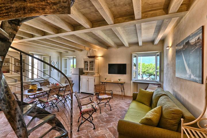 Appartamento intero, Appartamento Al Porto Vecchio in Spiaggia (Gargnano), Gargnano