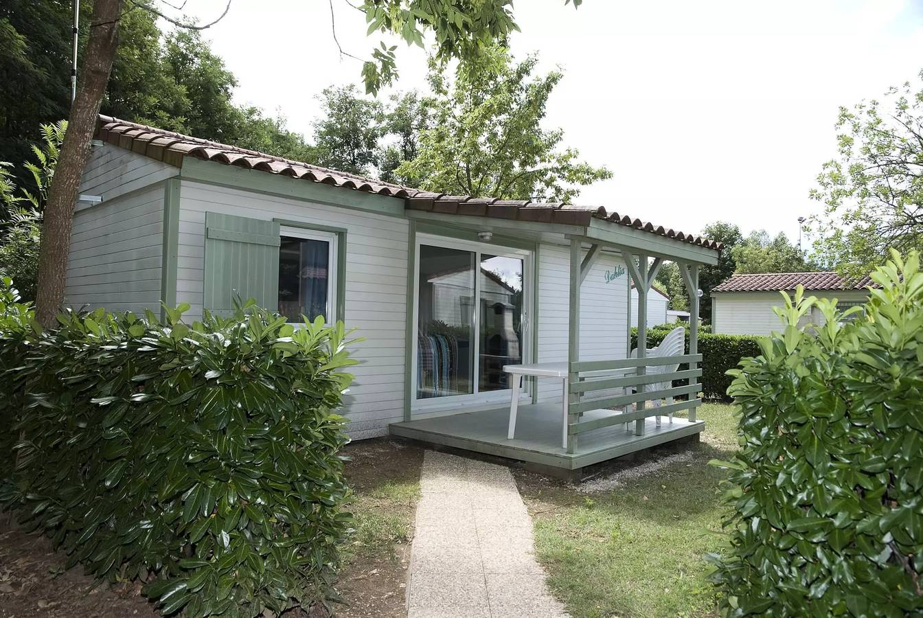 Mobil-home Pers. Maffia. Minder dan 4 personen in Cormoranche-sur-Saône, Bourg-en-Bresse en omgeving