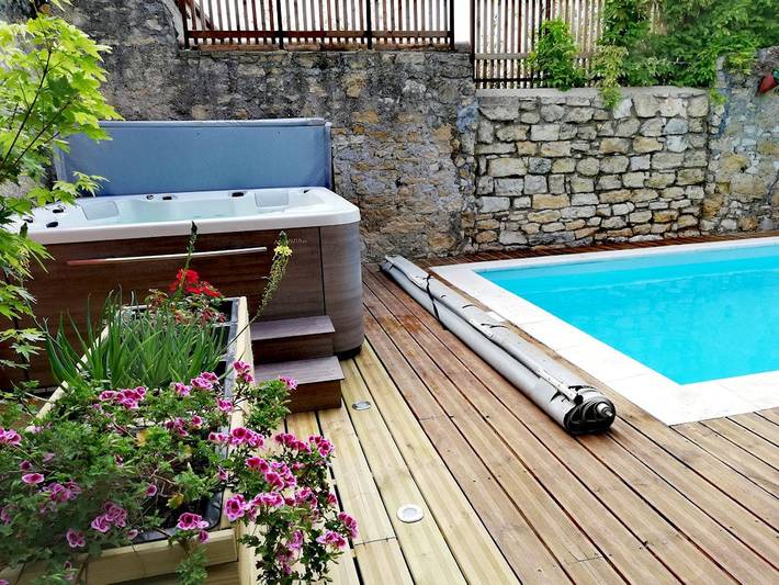 Chambre d’hôte pour 4 personnes, avec jacuzzi et piscine