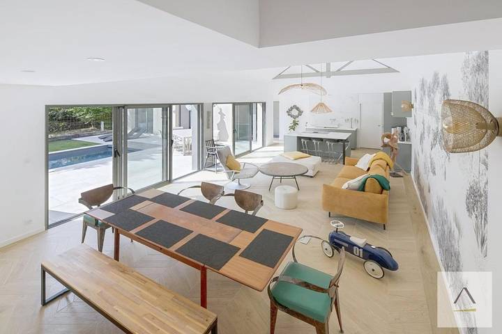 Gîte pour 8 personnes, avec piscine et terrasse dans Plage du Béchet - 4