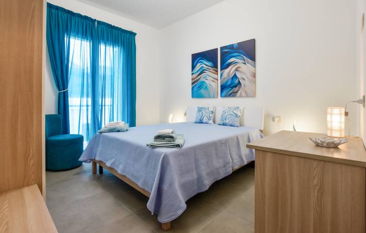 Entire holiday apartment, Sea View Apartment with Terrace and Parking in Balestrate, Palermo Province