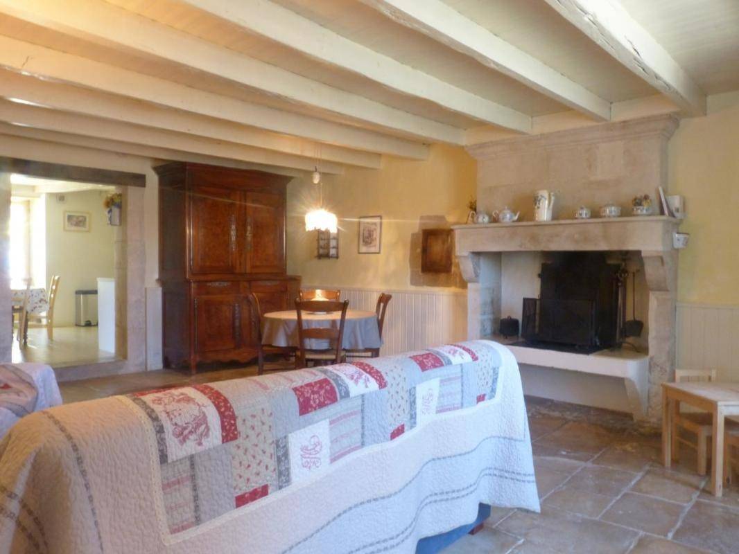Three-Bedroom House in Saint-Gelais, Région de Niort