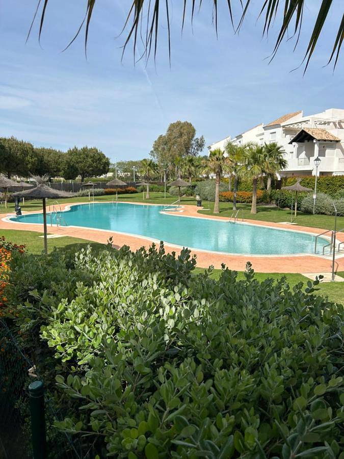 Apartamento de vacaciones para 4 personas, con piscina y jardín - 1