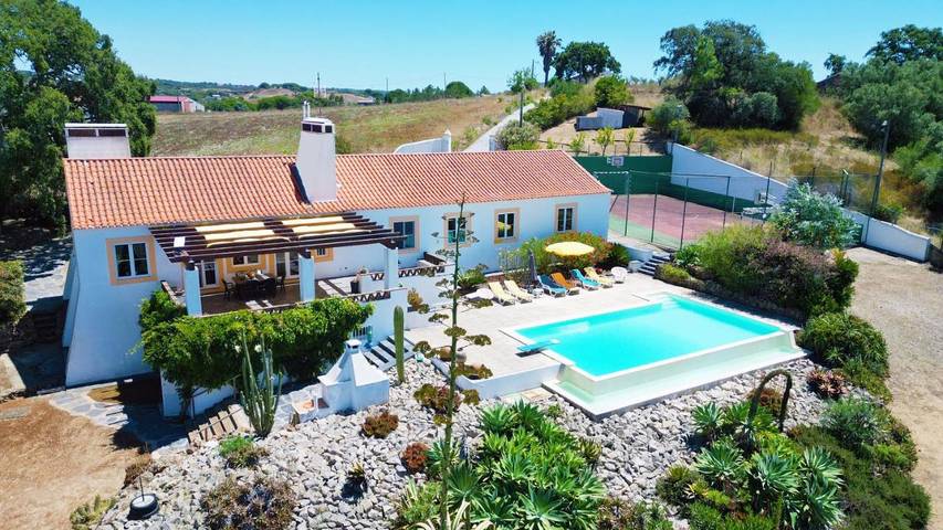 Casa de férias para 10 pessoas, com piscina e vista e ainda jardim, com animais de estimação em Santiago do Cacém