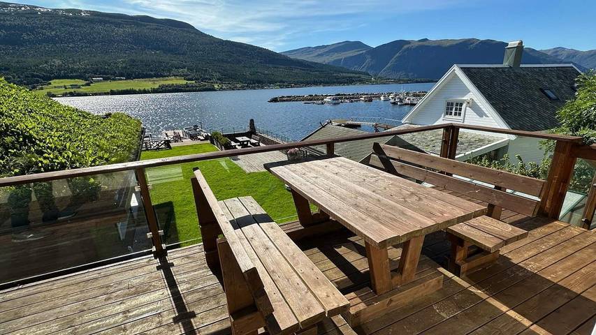 Ferienwohnung für 5 Personen, mit Terrasse in Nesset