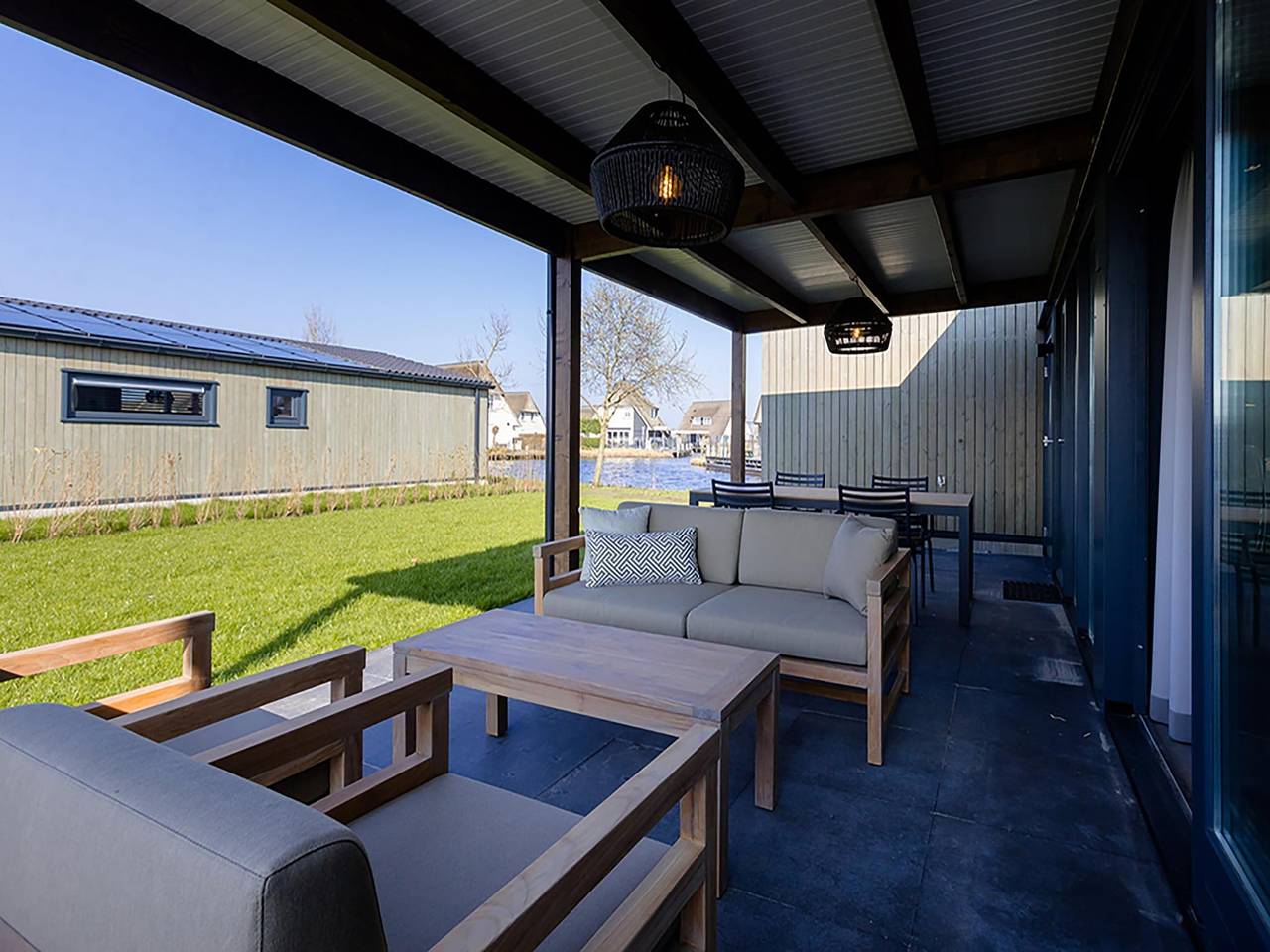Docklodge an den Friesischen Seen mit Anlegestelle in Delfstrahuizen, Friesland