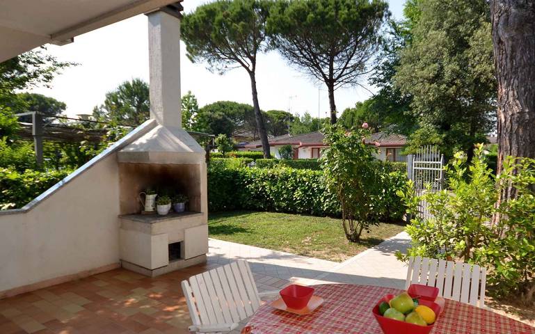 Apartamento vacacional entero, Apartamento vacacional con jardín in Bibione, San Michele al Tagliamento