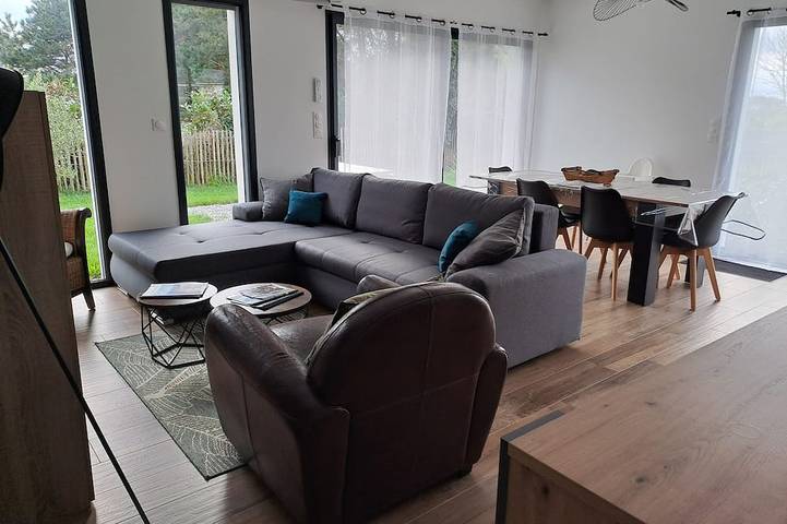 Location de vacances pour 7 personnes, avec jardin à Kerlaz