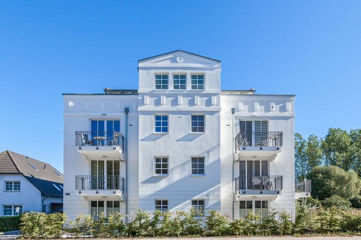 Ganze Wohnung, 2-Zimmer-Wohnung für 2 Personen + Hund mit Balkon, nur 600 m vom Strand entfernt in Heiligendamm, Rostock und Umgebung