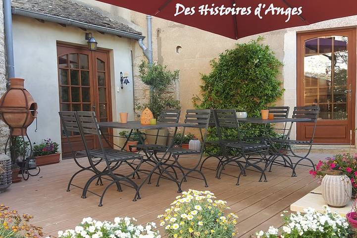 Maison de vacances pour 3 personnes, avec terrasse ainsi que jardin et jacuzzi à Tournus