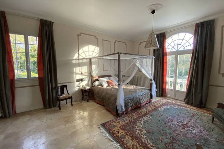 Location de vacances pour 10 personnes, avec jacuzzi et jardin à Buc - 3