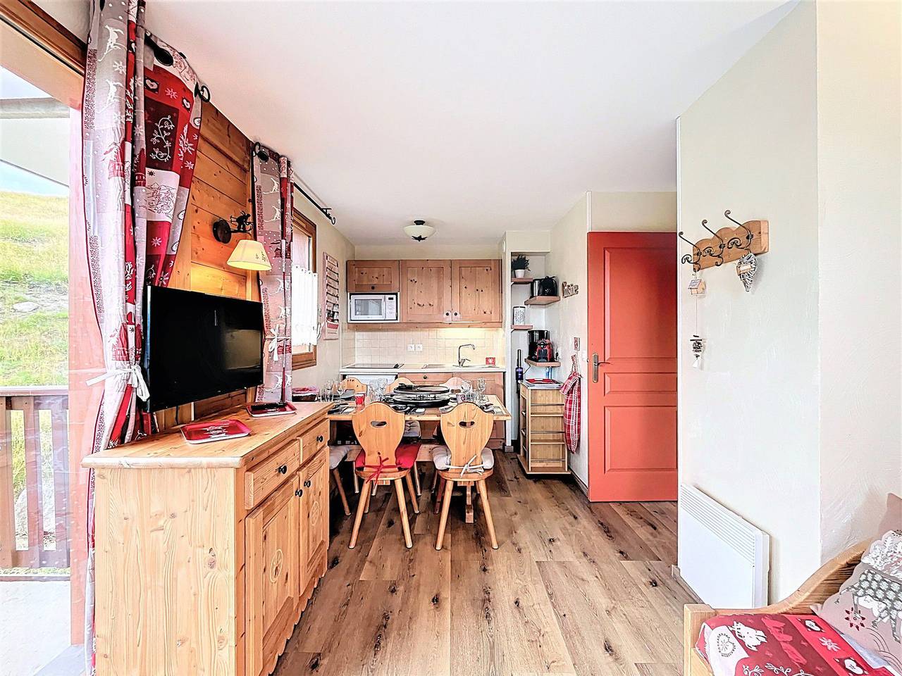 Appartement entier, Appartement confortable  Parking couvert  Balcon in Le Corbier, Villarembert