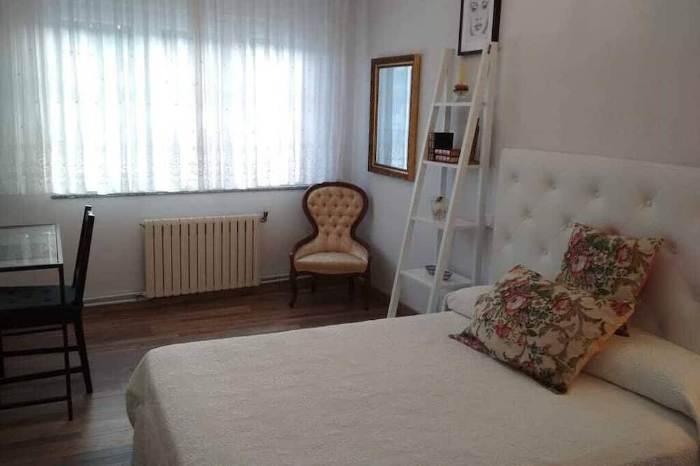 Entire apartment, Apartment with panoramic views five minutes from the beach in Corcubión, Costa da Morte