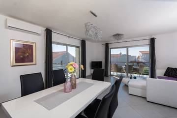 Apartament Wakacyjny dla 6 osoby w Tribunj, Żupania szybenicko-knińska, Zdjęcie 4