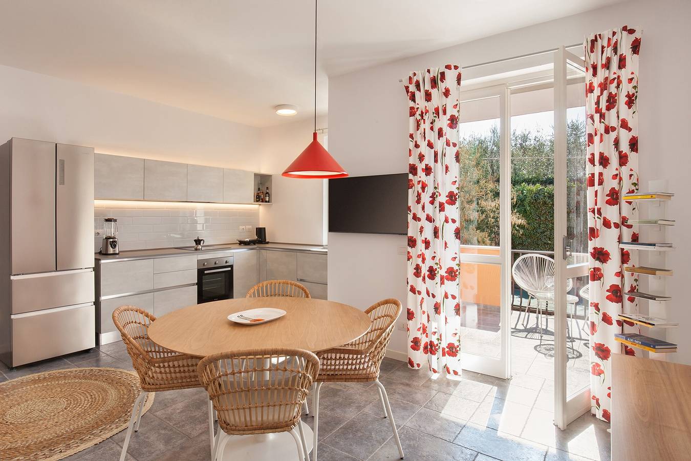 Ganze Wohnung, Il Faro – Design und Entspannung am Gardasee in Torri del Benaco, Gardasee-Berge
