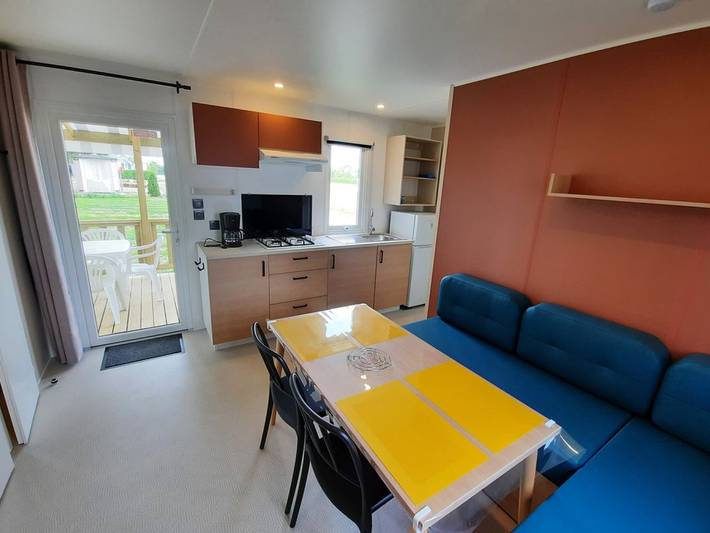 Mobil home pour 6 personnes, avec terrasse et piscine, animaux acceptés à Ambon - 3