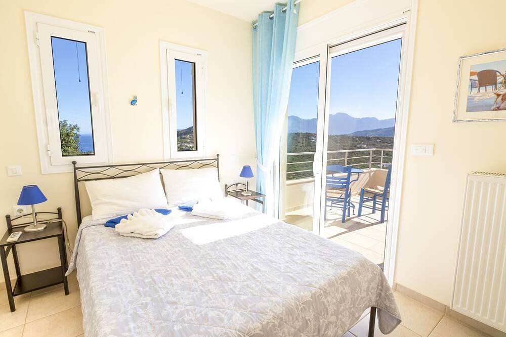 Modern hilltop villa with pool near Agios Nikolaos in Lasithi