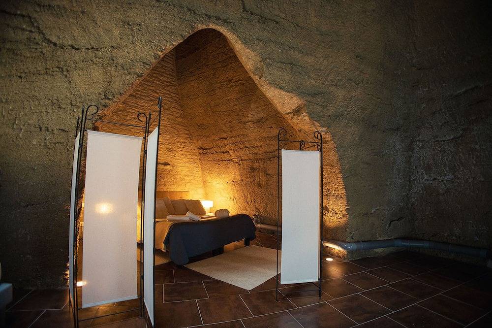 Familienzimmer-Ensuite mit Bad-Übergroß in Doué-la-Fontaine, Loire-Tal