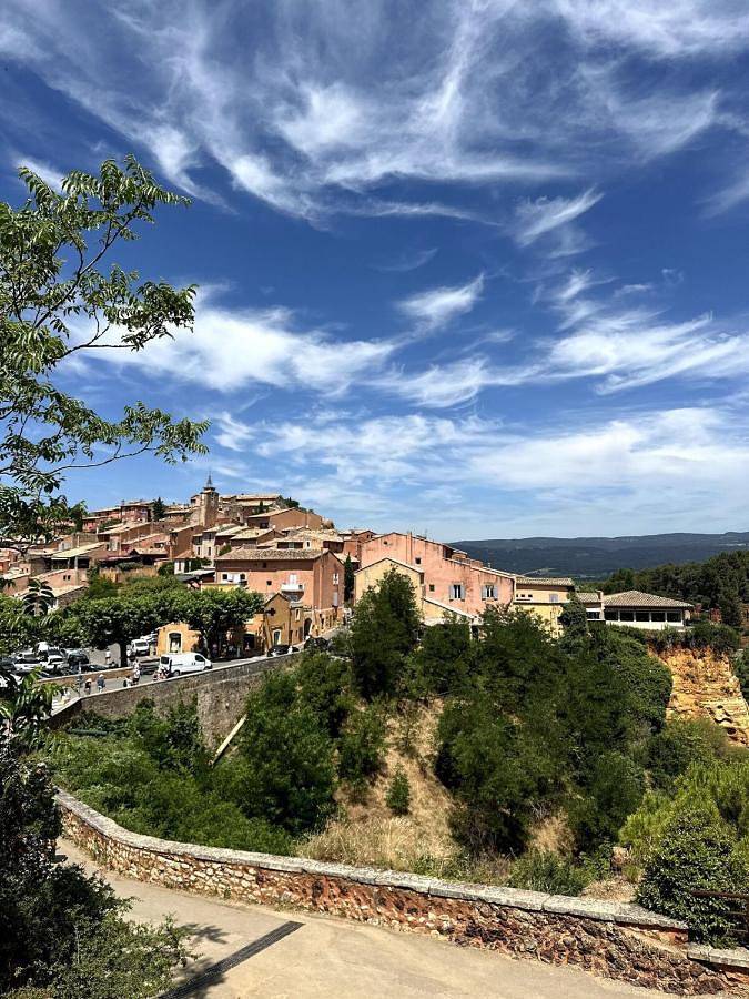 Gîte pour 6 personnes, avec jardin à Roussillon - 3