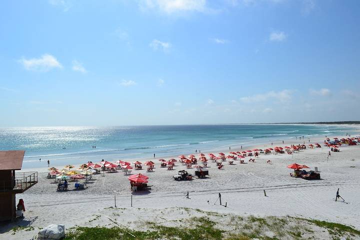 Casas e apartamentos de temporada para 4 pessoas, com jacuzzi e balcão no Arraial do Cabo