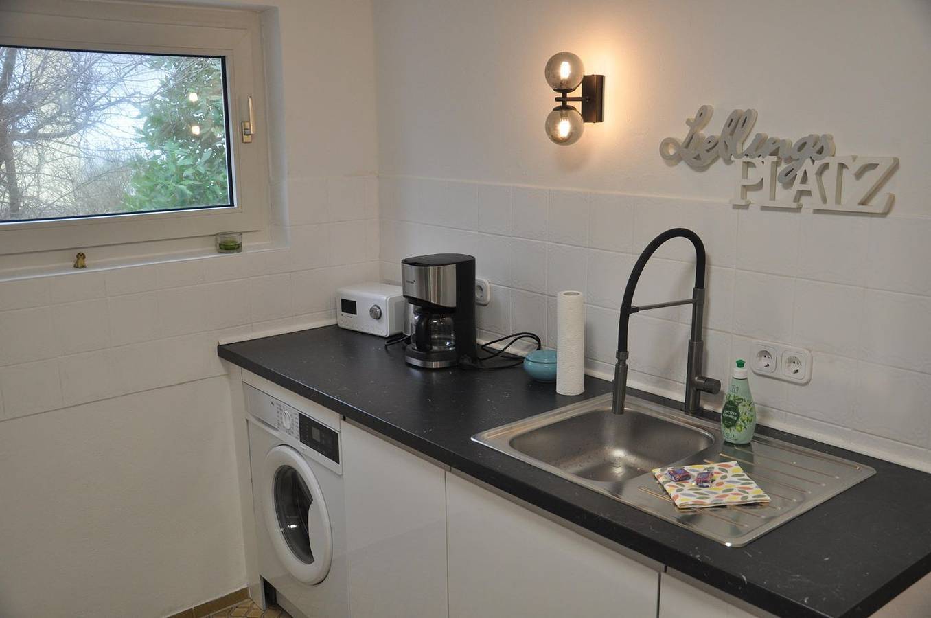 Ganze Wohnung, Ostsee Huus 2 – Komfortables Ferienhaus in erster Reihe mit Meerblick in Marienleuchte, Fehmarn